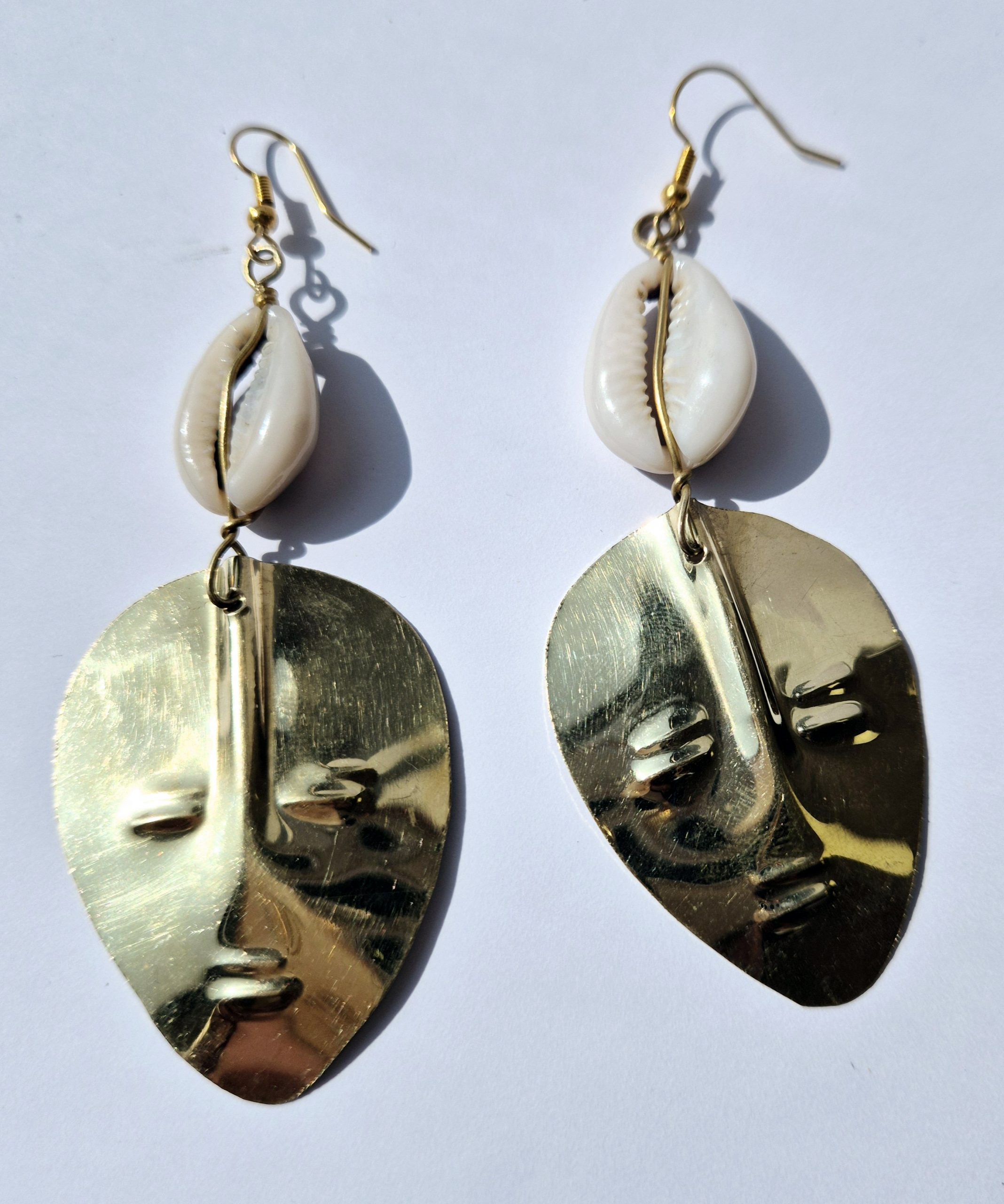 Boucle d'oreilles Massai en laiton – Image 2