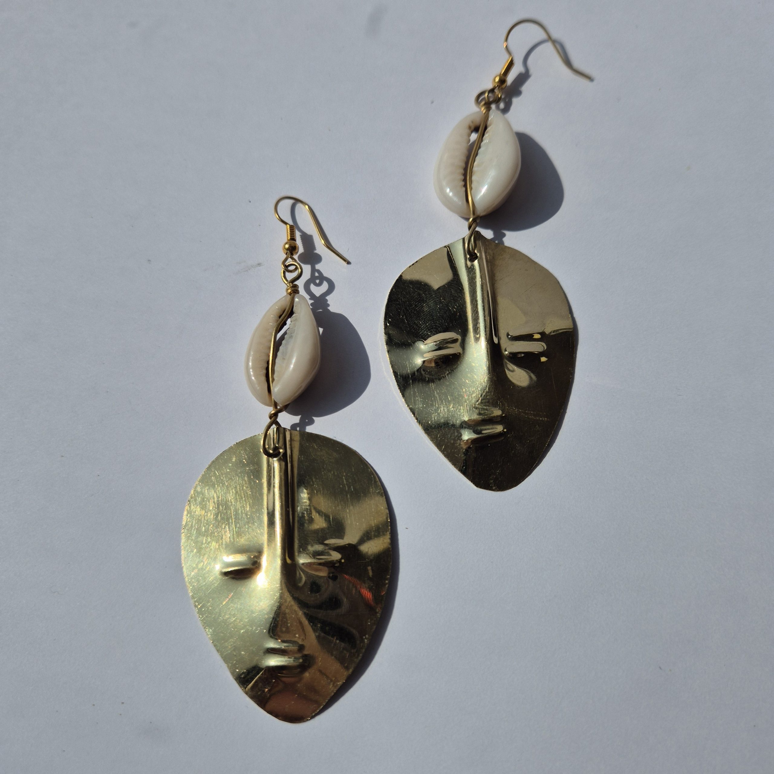 Boucle d'oreilles Massai en laiton – Image 3