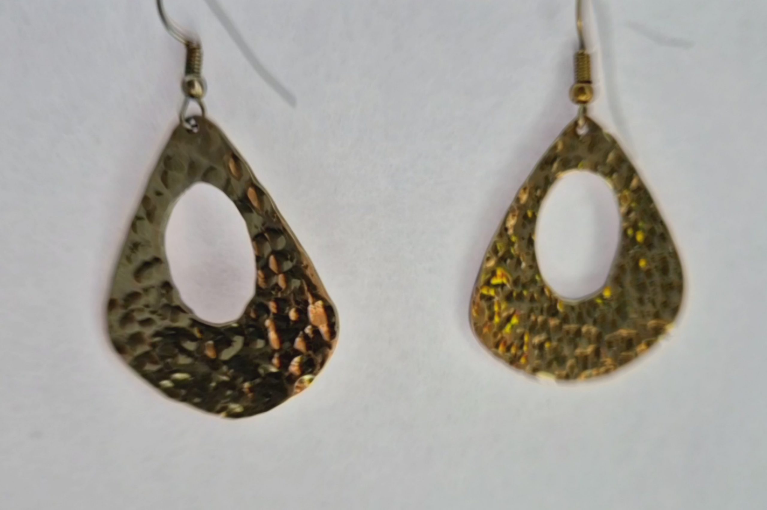 Boucle d'oreilles Massai en laiton doré – Image 2