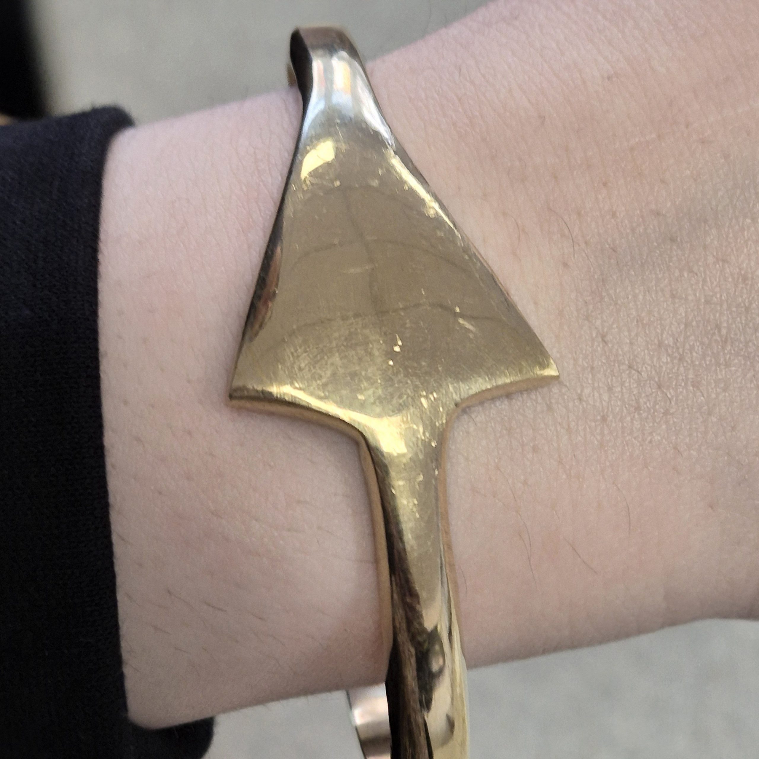 Manchette en laiton doré Bracelet à superposition-Bracelet de manchette-Bracelet en laiton-Manchette en laiton massif-Manchette en or-Cadeaux pour elle-manchette--Bijoux africains