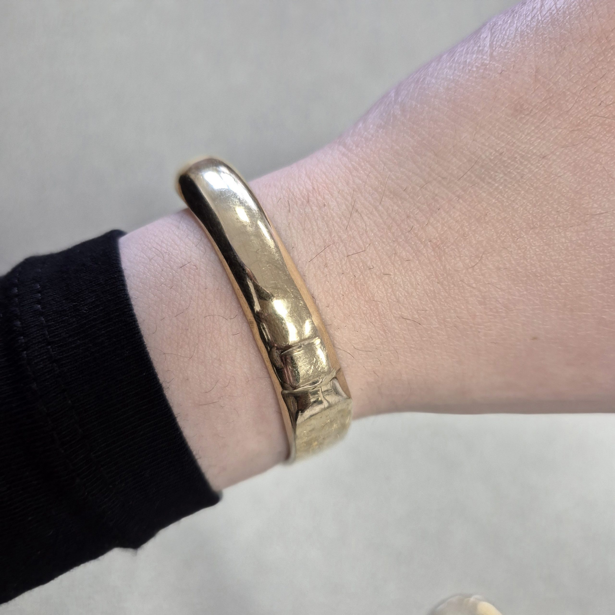 Bracelet manchette en laiton doré avec ouverture – Image 14