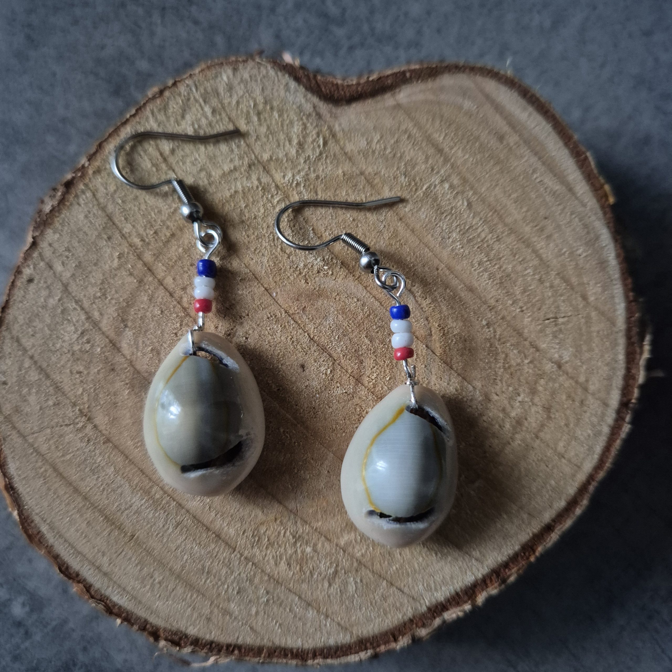 Boucles d’oreilles coquillage en acier inoxydable et perles colorées – Image 5