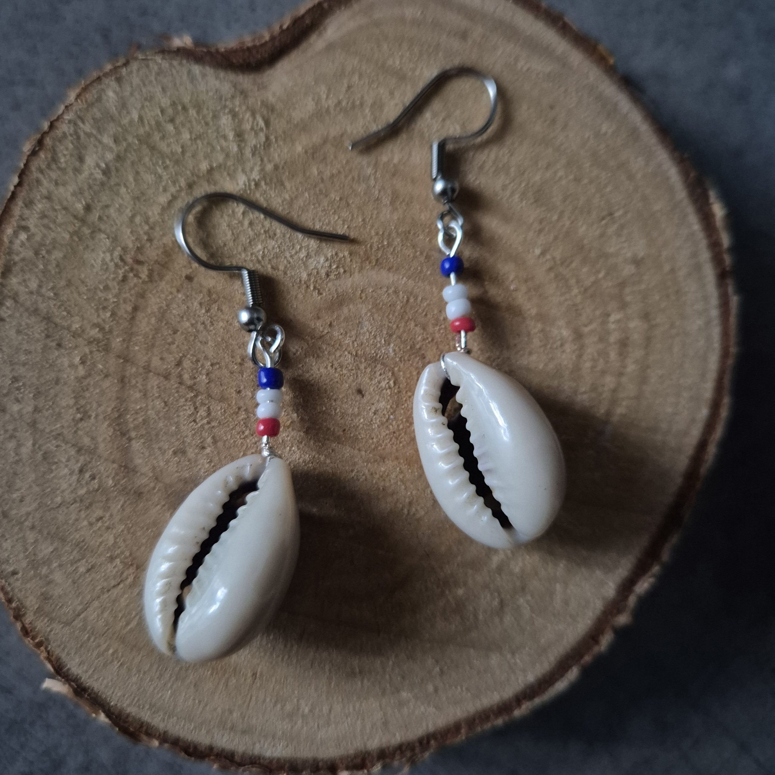 Boucles d’oreilles coquillage en acier inoxydable et perles colorées – Image 7